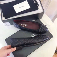 Load image into Gallery viewer, Chanel Women Ballerinas in Aged Calfskin Leather-Black