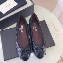 Load image into Gallery viewer, Chanel Women Ballerinas in Aged Calfskin Leather-Black