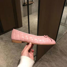 Load image into Gallery viewer, Chanel Women Ballerinas in Aged Calfskin Leather-Pink