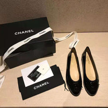 Load image into Gallery viewer, Chanel Women Ballerinas in Patent Calfskin Leather-Black