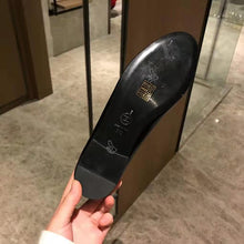 Load image into Gallery viewer, Chanel Women Ballerinas in Patent Calfskin Leather-Black