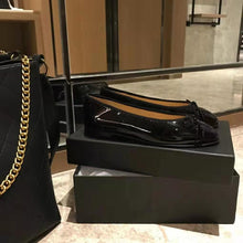 Load image into Gallery viewer, Chanel Women Ballerinas in Patent Calfskin Leather-Black