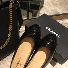 Load image into Gallery viewer, Chanel Women Ballerinas in Patent Calfskin Leather-Black