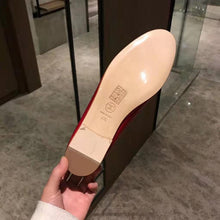 Load image into Gallery viewer, Chanel Women Ballerinas in Patent Calfskin Leather-Red