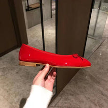 Load image into Gallery viewer, Chanel Women Ballerinas in Patent Calfskin Leather-Red