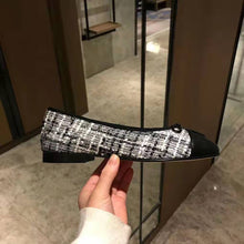Load image into Gallery viewer, Chanel Women Ballerinas in Tweed Fabrics-Black