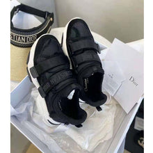 Load image into Gallery viewer, Dior Women D-Wander Sneaker Black Dior Oblique Technical Fabric
