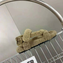 Load image into Gallery viewer, Fendi Women Feel Green Sheepskin Sandals