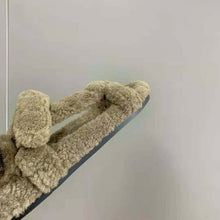 Load image into Gallery viewer, Fendi Women Feel Green Sheepskin Sandals