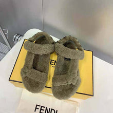 Load image into Gallery viewer, Fendi Women Feel Green Sheepskin Sandals