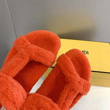 Load image into Gallery viewer, Fendi Women Feel Red Sheepskin Sandals