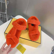 Load image into Gallery viewer, Fendi Women Feel Red Sheepskin Sandals