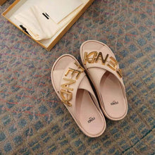 Load image into Gallery viewer, Fendi Women Fendigraphy Pink Leather Slides