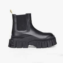 Load image into Gallery viewer, Fendi Women Force Black Leather Chelsea Boots