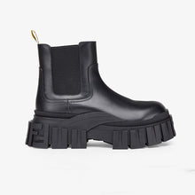 Load image into Gallery viewer, Fendi Women Force Black Leather Chelsea Boots