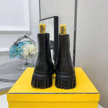 Load image into Gallery viewer, Fendi Women Force Black Leather Chelsea Boots