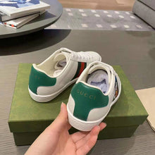 Load image into Gallery viewer, Gucci GG Unisex Disney x Gucci Donald Duck Ace Sneaker White Leather