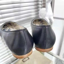 Load image into Gallery viewer, Gucci GG Women Ballet Flat with Interlocking G Black Leather 1 cm Heel
