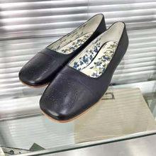 Load image into Gallery viewer, Gucci GG Women Ballet Flat with Interlocking G Black Leather 1 cm Heel
