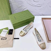 Load image into Gallery viewer, Gucci GG Women Ballet Flat with Interlocking G White Leather with Rose Gold Metallic Tip