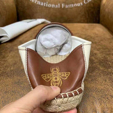 Load image into Gallery viewer, Gucci Men Gucci Logo Canvas Espadrille-Beige