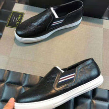 Load image into Gallery viewer, Gucci Men Gucci Signature Slip-On Sneaker-Black