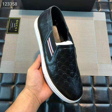 Load image into Gallery viewer, Gucci Men Gucci Signature Slip-On Sneaker-Black