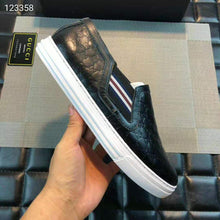 Load image into Gallery viewer, Gucci Men Gucci Signature Slip-On Sneaker-Black
