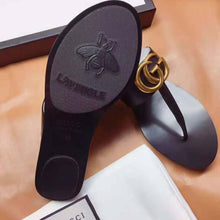 Load image into Gallery viewer, Gucci Men Leather Thong Sandal with Double G-Black