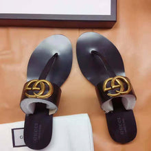 Load image into Gallery viewer, Gucci Men Leather Thong Sandal with Double G-Black