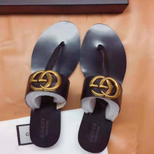 Load image into Gallery viewer, Gucci Men Leather Thong Sandal with Double G-Black