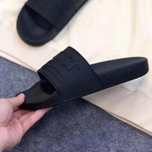 Load image into Gallery viewer, Gucci Unisex Gucci Logo Rubber Slide Sandal-Black