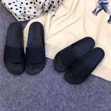 Load image into Gallery viewer, Gucci Unisex Gucci Logo Rubber Slide Sandal-Black