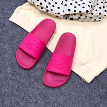 Load image into Gallery viewer, Gucci Unisex Gucci Logo Rubber Slide Sandal-Rose