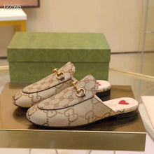Load image into Gallery viewer, Gucci Unisex Jumbo GG Princetown Slipper Camel Ebony Jumbo GG Canvas