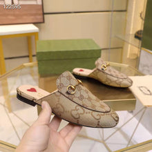 Load image into Gallery viewer, Gucci Unisex Jumbo GG Princetown Slipper Camel Ebony Jumbo GG Canvas