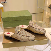 Load image into Gallery viewer, Gucci Unisex Jumbo GG Princetown Slipper Camel Ebony Jumbo GG Canvas