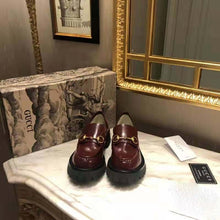 Load image into Gallery viewer, Gucci Unisex Leather Lug Sole Horsebit Loafer in Bordeaux Leather 4.6 cm Heel