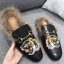 Load image into Gallery viewer, Gucci Unisex Princetown Slipper with Tiger in Lamb Wool-Black