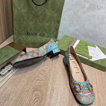 Load image into Gallery viewer, Gucci Women GG Tiger Ballet Flat Horsebit Tiger Flower Beige Ebony Supreme Canvas