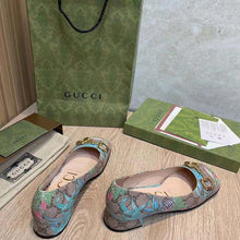 Load image into Gallery viewer, Gucci Women GG Tiger Ballet Flat Horsebit Tiger Flower Beige Ebony Supreme Canvas