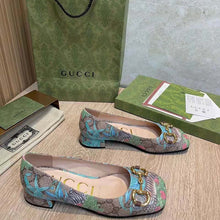 Load image into Gallery viewer, Gucci Women GG Tiger Ballet Flat Horsebit Tiger Flower Beige Ebony Supreme Canvas