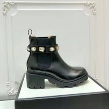 Load image into Gallery viewer, Gucci Women Gucci Leather Ankle Boot with Belt in Black Leather 6 cm Heel