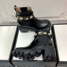 Load image into Gallery viewer, Gucci Women Gucci Leather Ankle Boot with Belt in Black Leather 6 cm Heel