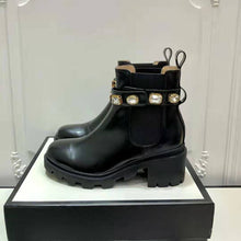 Load image into Gallery viewer, Gucci Women Gucci Leather Ankle Boot with Belt in Black Leather 6 cm Heel