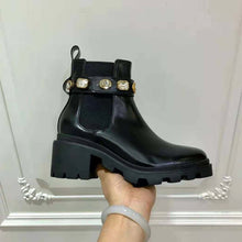 Load image into Gallery viewer, Gucci Women Gucci Leather Ankle Boot with Belt in Black Leather 6 cm Heel