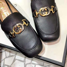 Load image into Gallery viewer, Gucci Women Gucci Zumi Leather Mid-Heel Loafer with Interlocking G Horsebit in 5.6 cm Height-Black