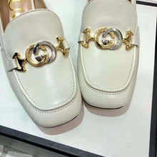 Load image into Gallery viewer, Gucci Women Gucci Zumi Leather Mid-Heel Loafer with Interlocking G Horsebit in 5.6 cm Height-White