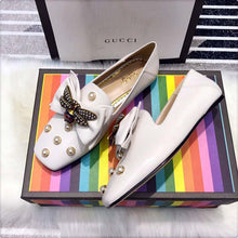 Load image into Gallery viewer, Gucci Women Leather Ballet Flat with Bow White