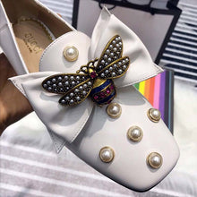 Load image into Gallery viewer, Gucci Women Leather Ballet Flat with Bow White